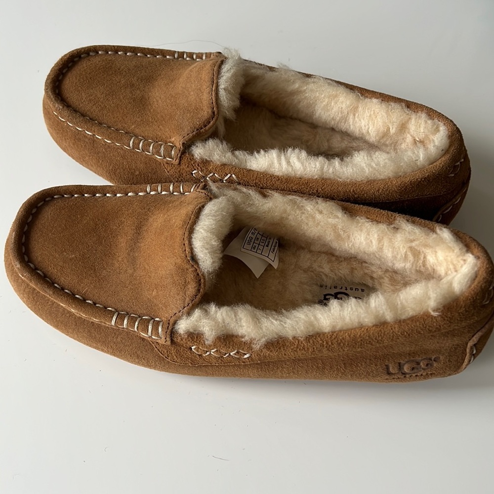 Brand new Ansley UGGPure wool lined slippers